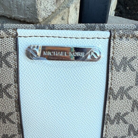 NWT MICHAEL MICHAEL KORS MONOGRAM BELT CROSSBODY BAG LG/XL NEW - Picture 4 of 14